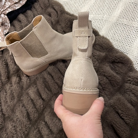 Crown vintage women’s booties - Picture 5 of 8